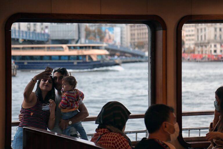 Traveling with Kids: Fun Family Adventures That Everyone Will Enjoy